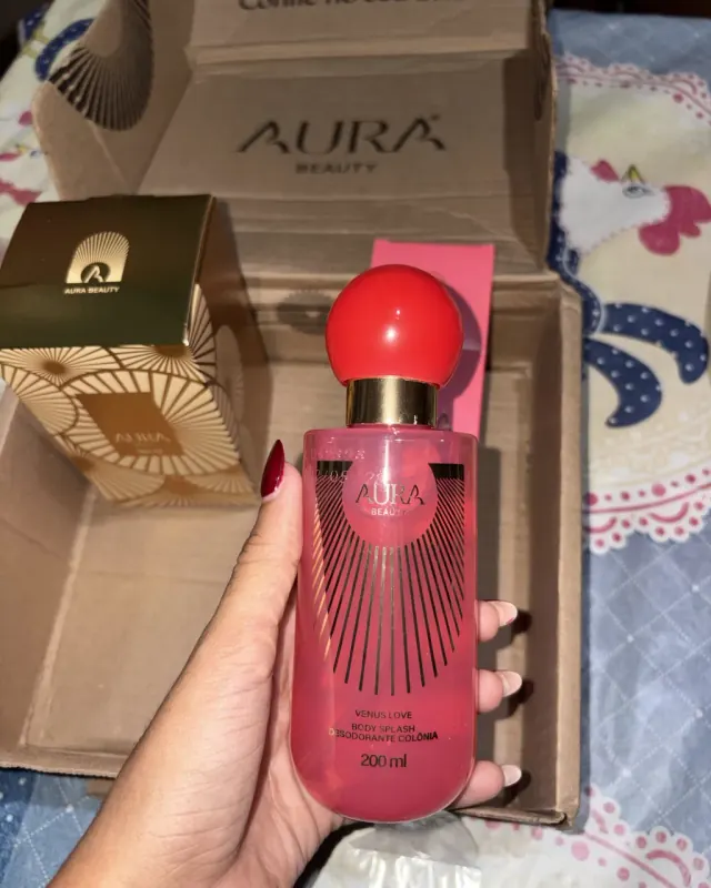 Venus Love recebido na embalagem AURA